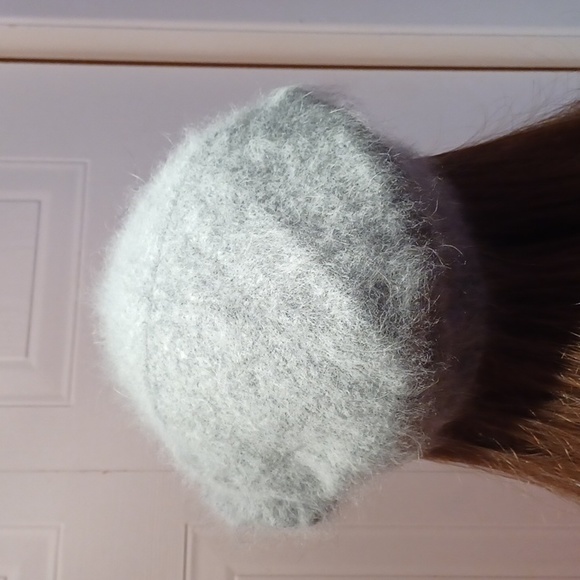 H&M Angora Grey flower Beret one size - Picture 2 of 7